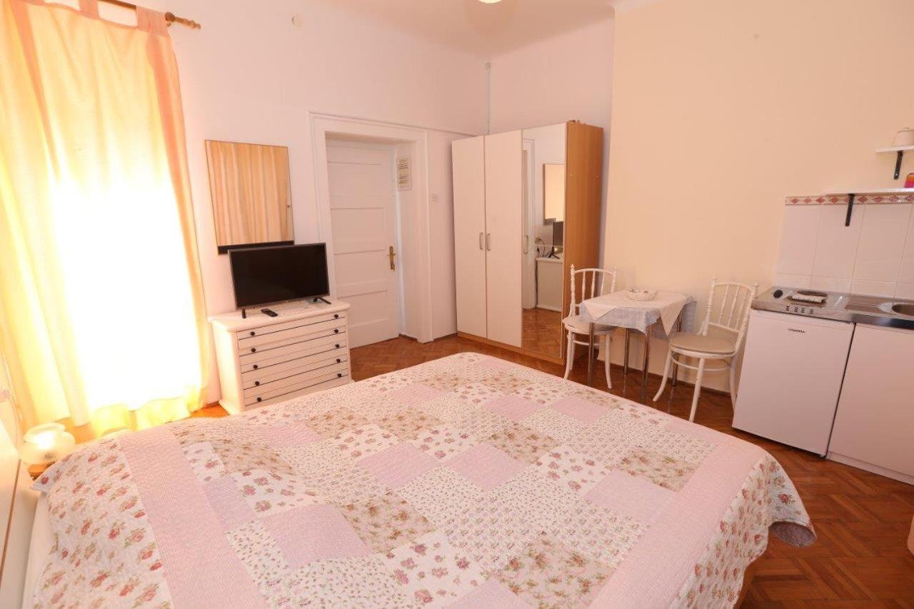 באסקה Studio Apartments Cavrak With Terrace מראה חיצוני תמונה