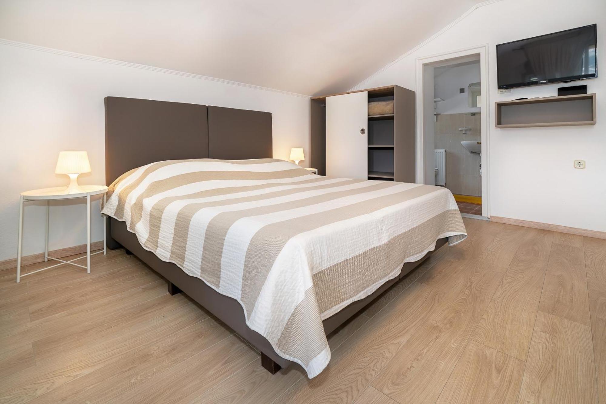 באסקה Studio Apartments Cavrak With Terrace מראה חיצוני תמונה